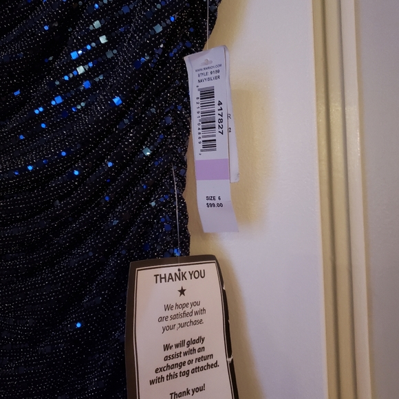 Formal gown - Picture 1 of 5